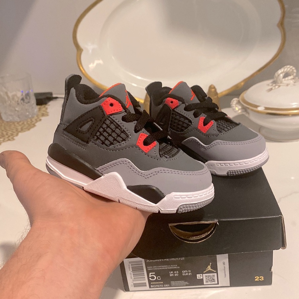 Jordan 4 Infrared Sz 5C  - Brand new never worn